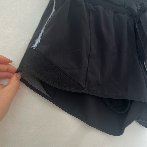 Lululemon Hotty Hot Low Rise Shorts size 10 Black 2.5 inch inseam - Picture 3 of 9